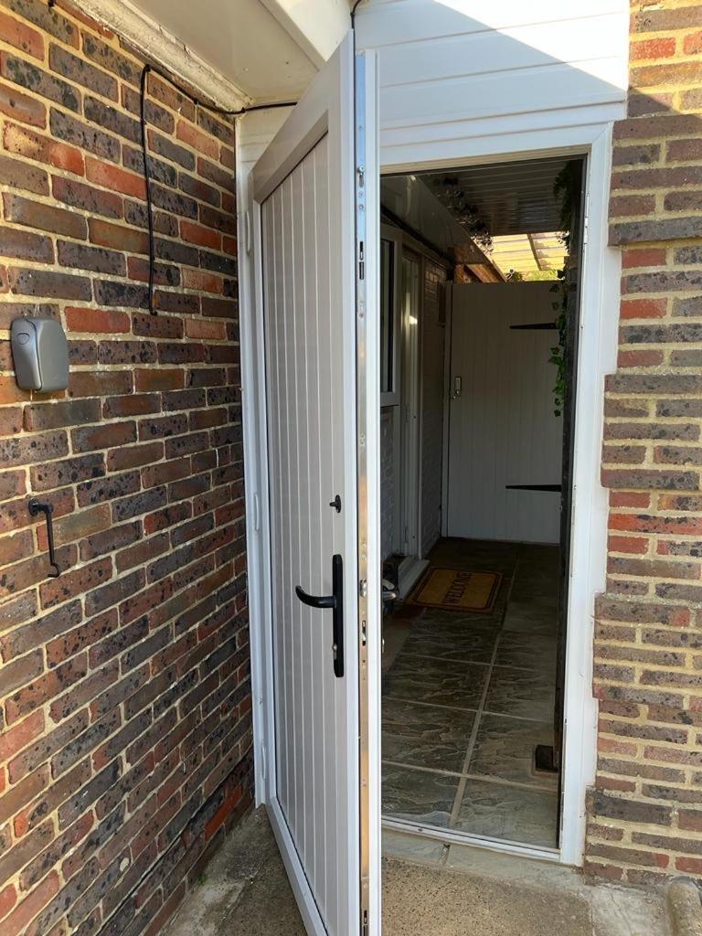 Central Ensuite Guest Unit With Ac And Free On-Street Parking Hove Extérieur photo